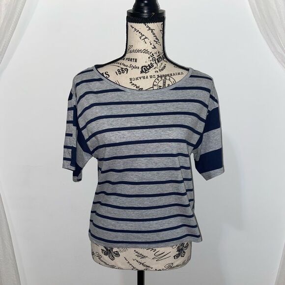 H&M Navy & Gray Crop Top - Picture 2 of 8